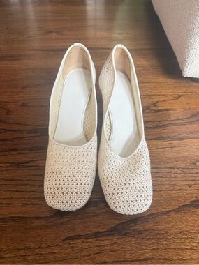 NEOUS Women’s woven heels